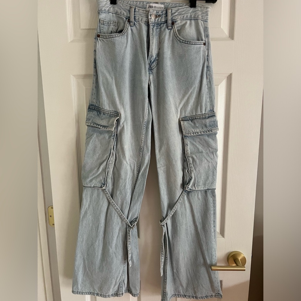 Zara Mid Rise Cargo Jean Size 2
